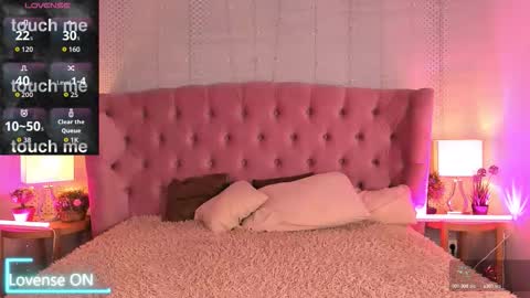 Snapshot of fluffy_ice chatting on October 2025 12:11:01 AM Mia online show from October 2025 12:11:01 AM