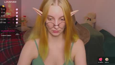 Snapshot of fluffy_muffin3 chatting on November 2025 10:06:02 AM Agatha online show from November 2025 10:06:02 AM