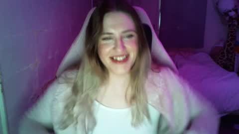 Flux online show from November 2025 02:06:02 PM