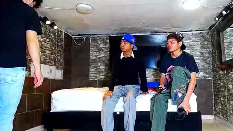 Snapshot of flyckers chatting on October 2025 12:37:02 PM flyckers online show from October 2025 12:37:02 PM