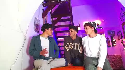 Snapshot of flyckers chatting on October 2025 08:20:01 PM flyckers online show from October 2025 08:20:01 PM