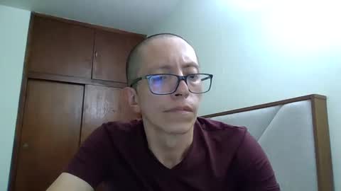 fonzi_flores online show from September 2025 07:14:02 AM