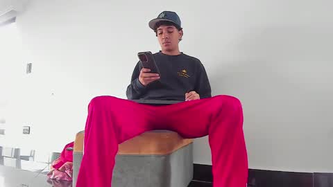 foot_master777 online show from February 2025 02:43:02 PM