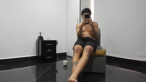 foot_master777 online show from February 2025 09:48:01 PM