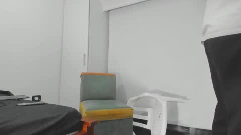 foot_master777 online show from October 2025 06:13:02 AM