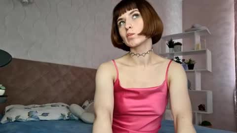 Laura online show from September 2025 09:33:02 AM