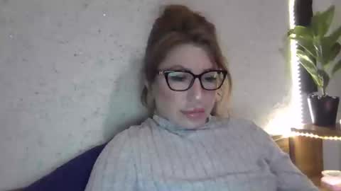 Snapshot of fox_red_lady7 chatting on January 2025 08:24:01 PM fox_red_lady7 online show from January 2025 08:24:01 PM