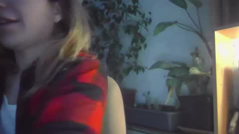 Snapshot of fox_red_lady7 chatting on March 2025 06:40:02 PM fox_red_lady7 online show from March 2025 06:40:02 PM