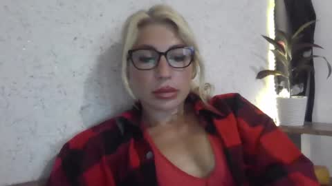 Snapshot of fox_red_lady7 chatting on October 2025 12:11:01 PM fox_red_lady7 online show from October 2025 12:11:01 PM