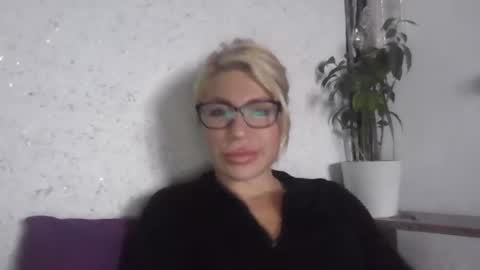 Snapshot of fox_red_lady7 chatting on October 2025 09:54:01 AM fox_red_lady7 online show from October 2025 09:54:01 AM