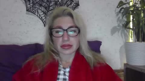 Snapshot of fox_red_lady7 chatting on November 2025 09:36:01 PM fox_red_lady7 online show from November 2025 09:36:01 PM