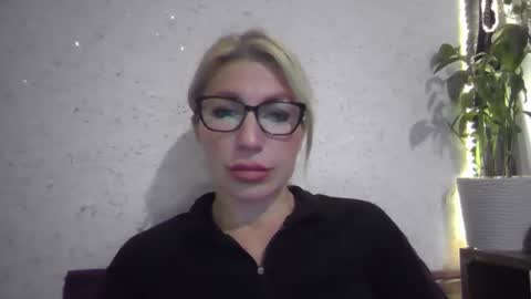 Snapshot of fox_red_lady7 chatting on November 2025 01:32:01 PM fox_red_lady7 online show from November 2025 01:32:01 PM