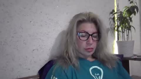 Snapshot of fox_red_lady7 chatting on November 2025 05:53:01 PM fox_red_lady7 online show from November 2025 05:53:01 PM