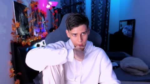 Foxicfu online show from October 2025 07:31:01 PM