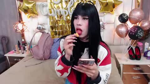 Foxxy  online show from October 2025 12:04:02 PM