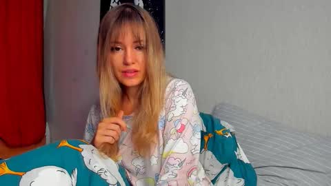 Foxy online show from September 2025 12:23:02 AM