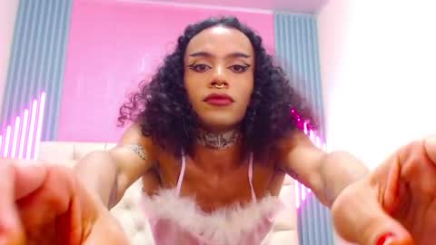 Ella online show from February 2025 06:20:01 PM