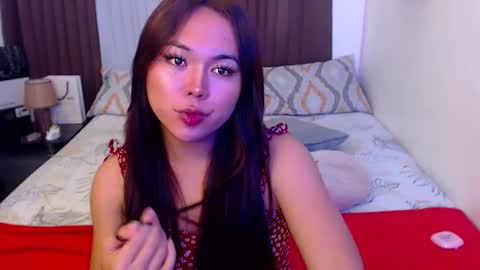 Snapshot of foxygirl_xx chatting on October 2025 07:47:02 PM Ms. FOX online show from October 2025 07:47:02 PM