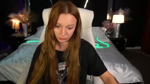 Maya online show from November 2025 09:15:01 PM