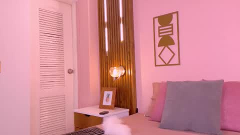 Snapshot of foxyy_roxy chatting on October 2025 08:40:02 PM Roxxyy online show from October 2025 08:40:02 PM