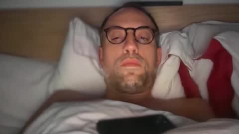 Snapshot of fra___ chatting on November 2025 10:04:02 AM fra___ online show from November 2025 10:04:02 AM