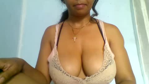 Snapshot of fracisca2204 chatting on December 2025 04:10:01 AM fracisca2204 online show from December 2025 04:10:01 AM