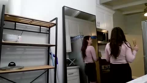 Angel online show from September 2025 03:27:02 PM