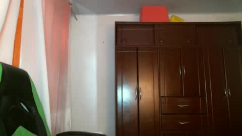 franccesco_699 online show from December 2024 04:57:01 PM