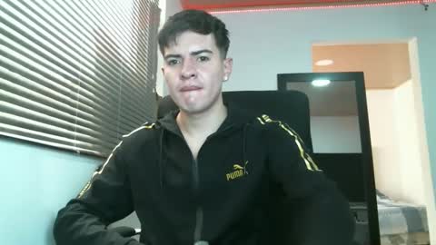 franccesco_699 online show from December 2024 04:58:01 PM