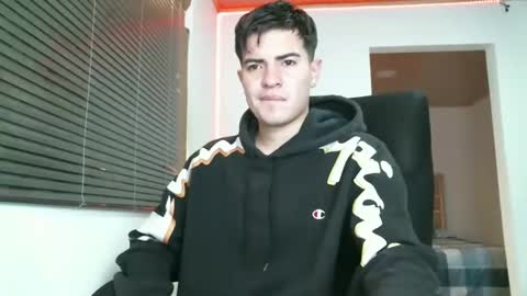 franccesco_699 online show from December 2024 04:40:01 PM