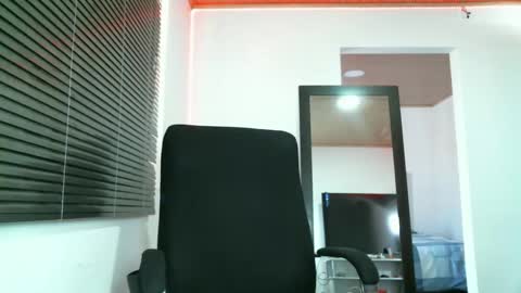 franccesco_699 online show from January 2025 04:40:01 PM