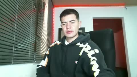 franccesco_699 online show from January 2025 04:39:01 PM