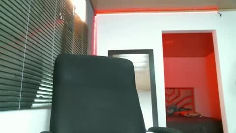 franccesco_699 online show from February 2025 06:28:01 PM
