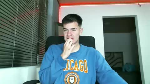 franccesco_699 online show from February 2025 02:33:01 AM