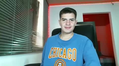 franccesco_699 online show from February 2025 05:33:01 PM
