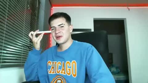 franccesco_699 online show from February 2025 01:57:01 AM