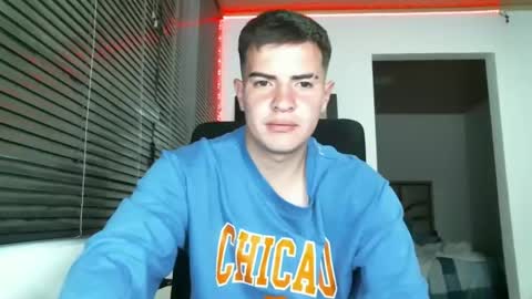 franccesco_699 online show from February 2025 01:58:02 AM