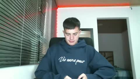 franccesco_699 online show from February 2025 10:54:01 PM