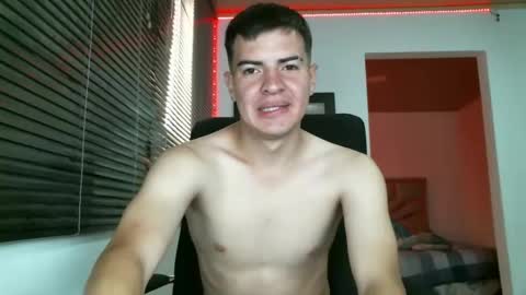 franccesco_699 online show from February 2025 04:15:02 PM