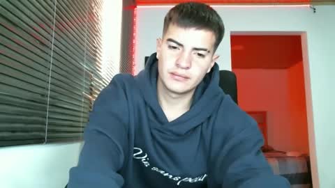 franccesco_699 online show from February 2025 04:33:02 PM