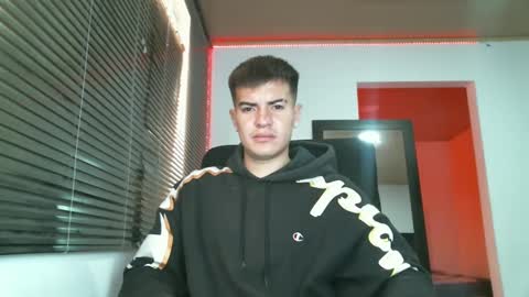 franccesco_699 online show from February 2025 04:21:01 PM