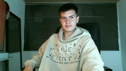 franccesco_699 online show from March 2025 10:53:01 PM