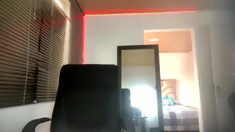 franccesco_699 online show from March 2025 04:09:02 PM