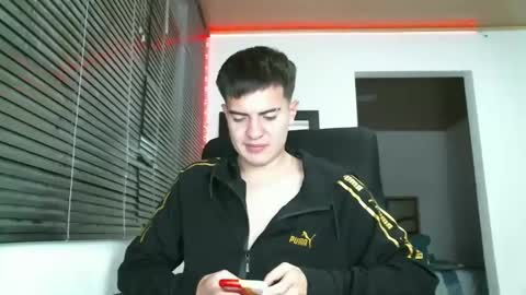 franccesco_699 online show from March 2025 11:37:02 PM