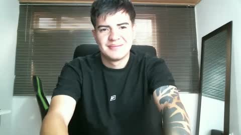 franccesco_699 online show from September 2025 04:06:01 PM