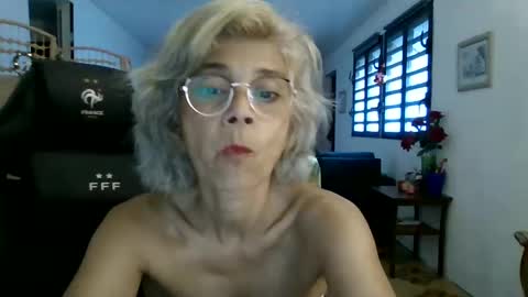 francelune online show from December 2024 02:10:02 PM