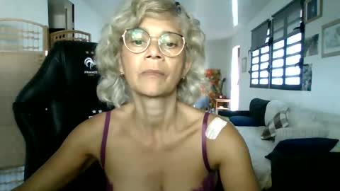 francelune online show from February 2025 01:41:01 PM