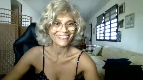 francelune online show from February 2025 12:57:02 PM
