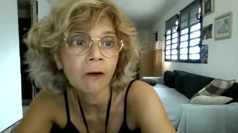 francelune online show from February 2025 01:55:02 PM