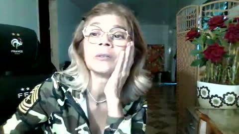 francelune online show from September 2025 01:11:02 PM